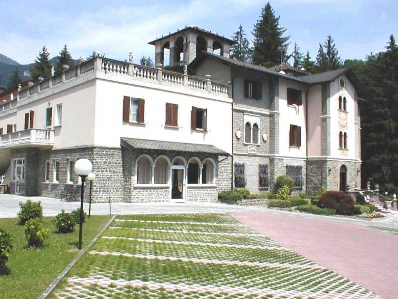 Hotel Villa Delle Ortensie Sant'Omobono Imagna Εξωτερικό φωτογραφία