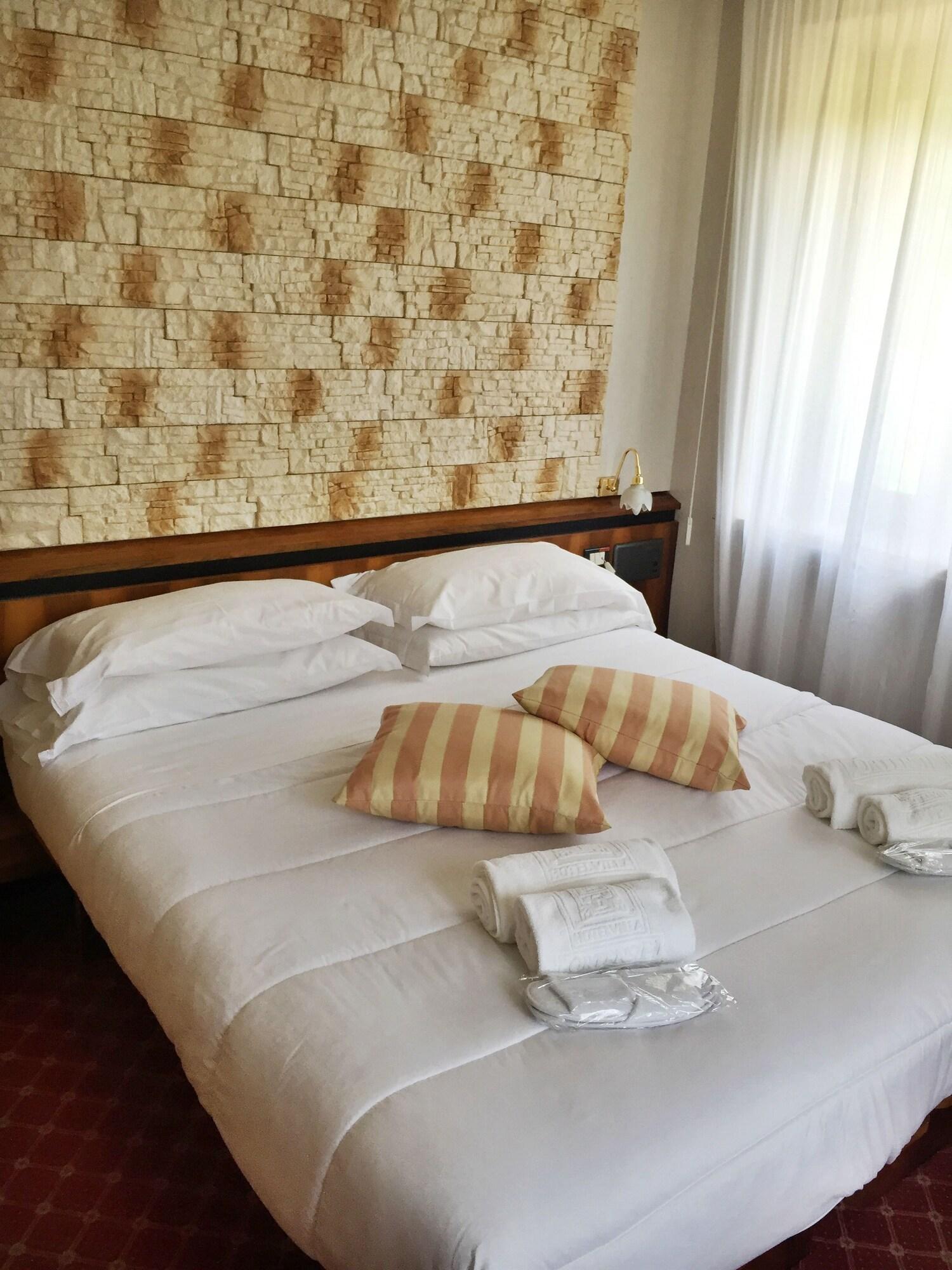 Hotel Villa Delle Ortensie Sant'Omobono Imagna Εξωτερικό φωτογραφία