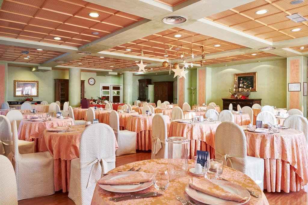 Hotel Villa Delle Ortensie Sant'Omobono Imagna Εξωτερικό φωτογραφία