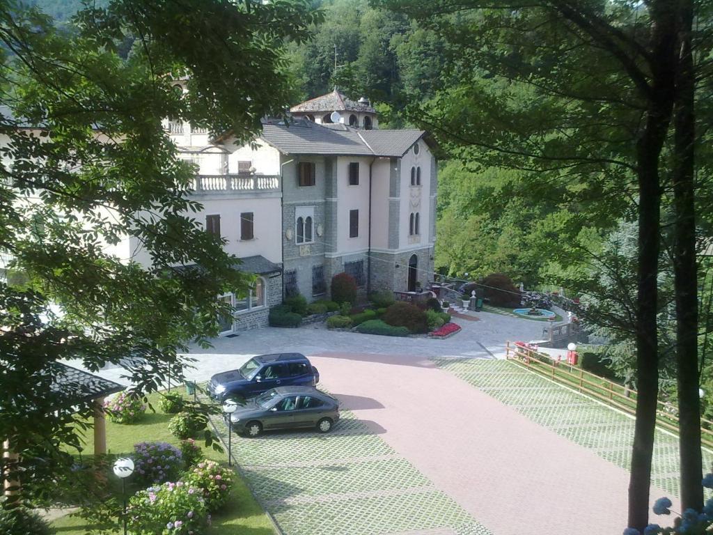Hotel Villa Delle Ortensie Sant'Omobono Imagna Εξωτερικό φωτογραφία