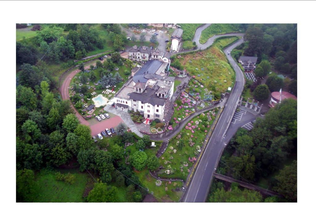 Hotel Villa Delle Ortensie Sant'Omobono Imagna Εξωτερικό φωτογραφία